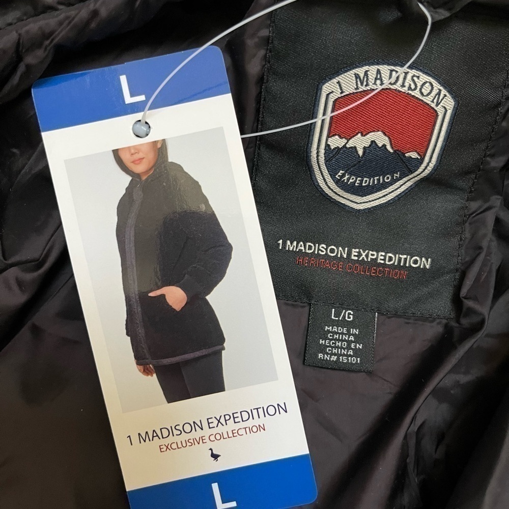 1 MADISON EXPEDITION Womens Black Hooded
Sherpa Coat - Picture 6 of 9